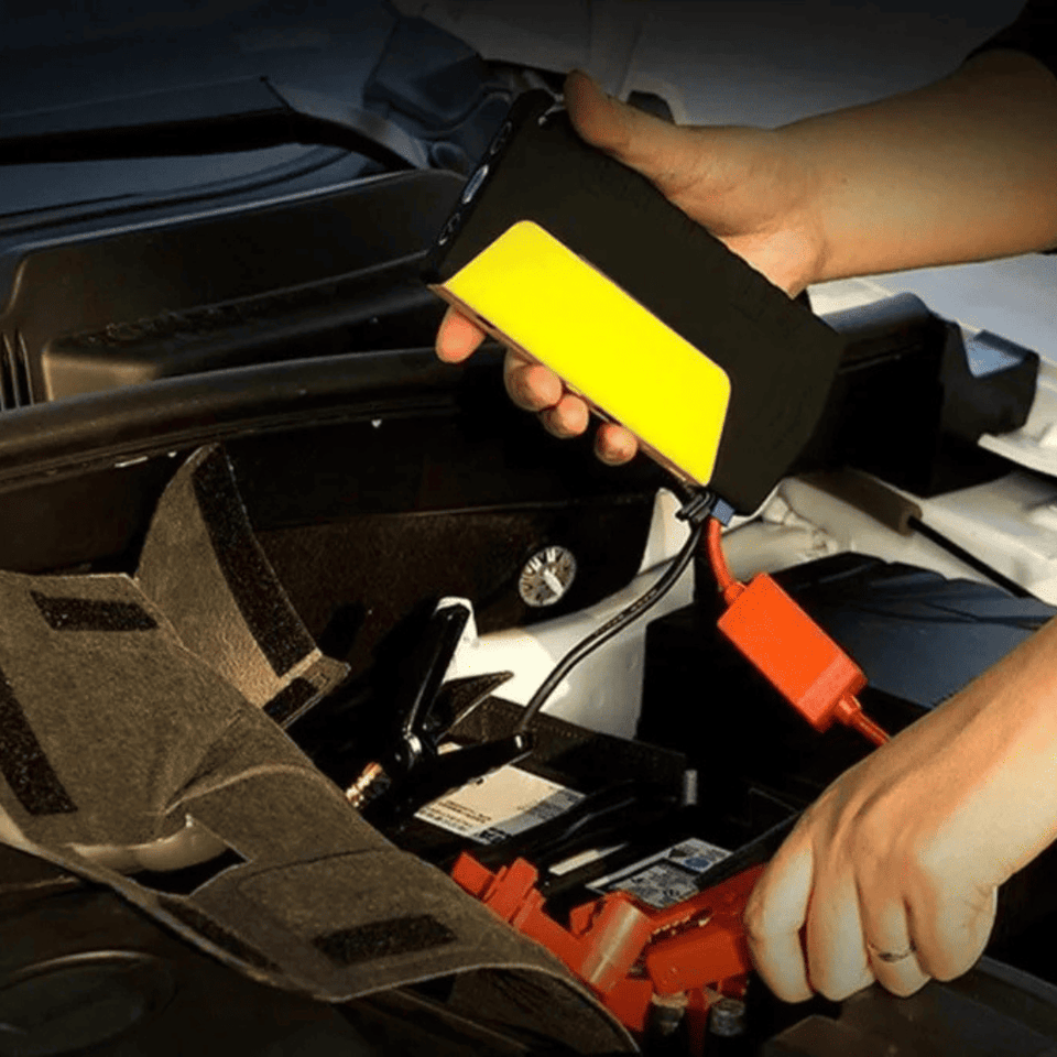 KIT DE ARRANCADOR DE BATERIA PORTATIL  4 EN 1